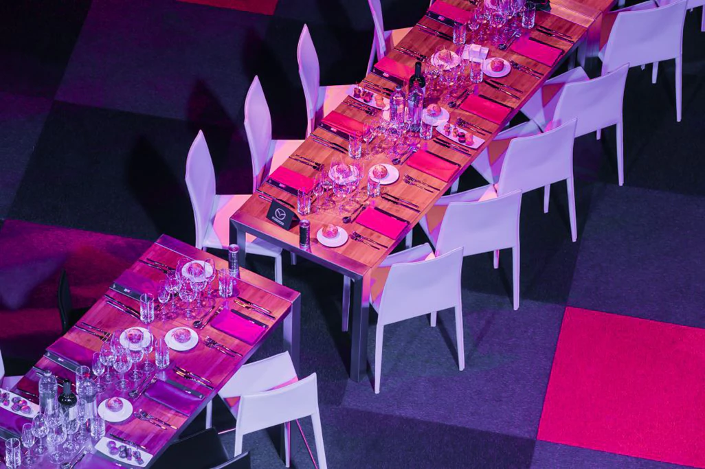 Czerwona płytka dywanowa W100*D100 cm