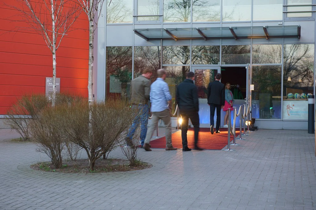 Czerwona wykładzina W2 m (sprzedaż na m²)