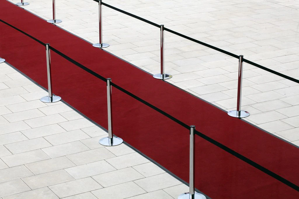 Czerwona wykładzina W2 m (sprzedaż na m²)