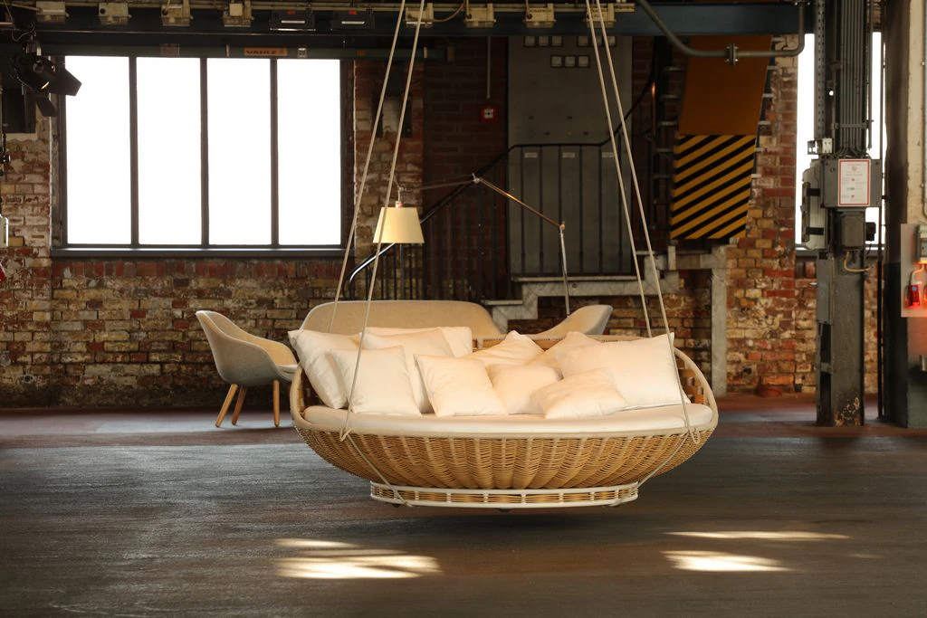 Dedon naturalna huśtawka Swingrest z zestawem poduszek biały