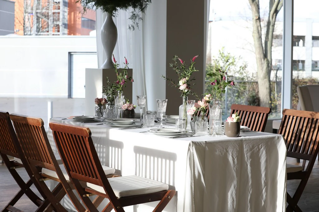 Drewniane krzesło składane Athen z poduszką siedziskową kremową