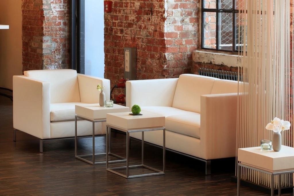 Fotel Foster 500 ze skóry jachtowej w kolorze białym W80×D80×H73 cm