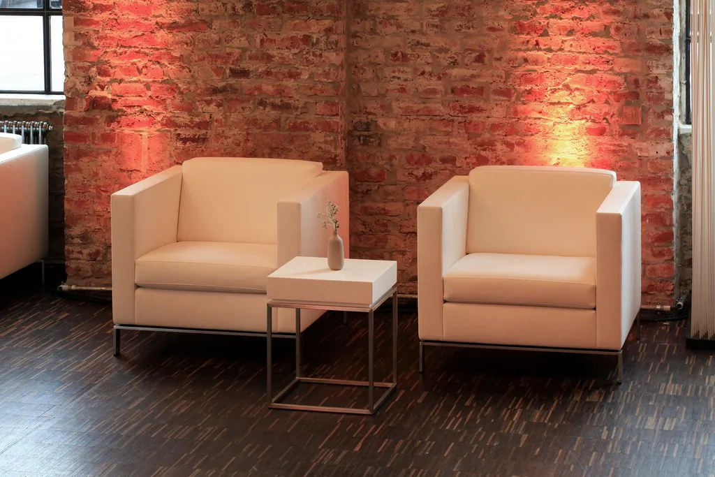 Fotel Foster 500 ze skóry jachtowej w kolorze białym W80×D80×H73 cm