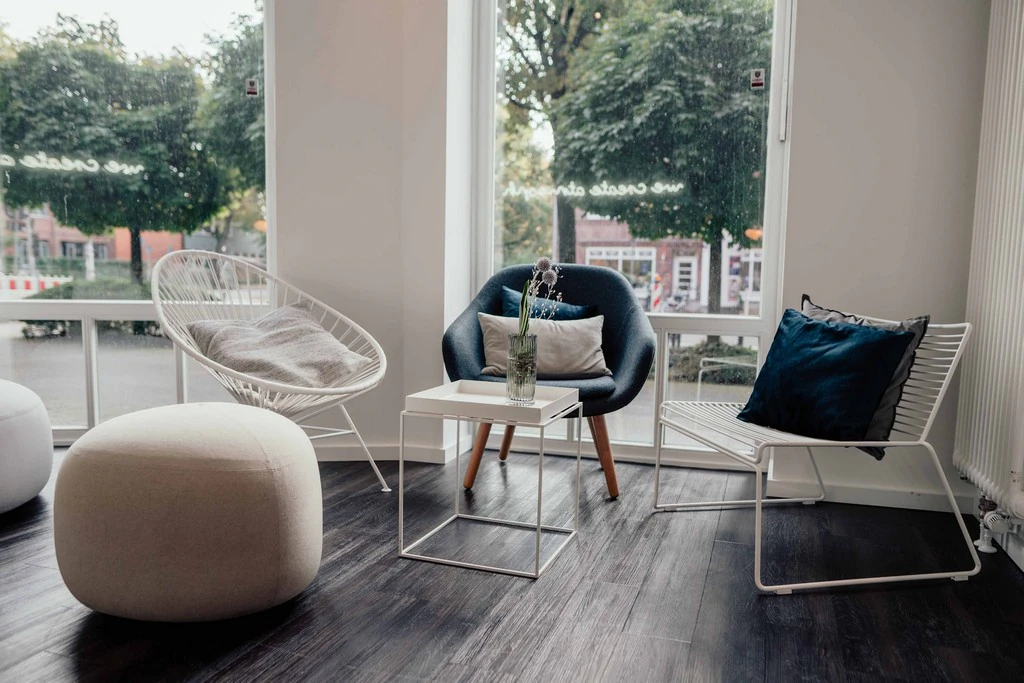 Fotel Hee Lounge biały W73*D67*H66 SH37 cm