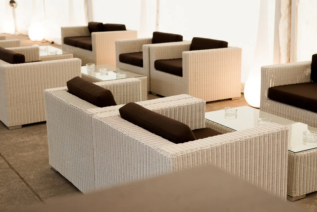 Fotel lounge Granada z biało-szarą podstawą