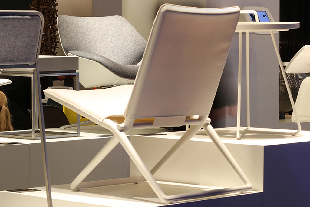 Fotel lounge Traveller składany biały W54*D58*H78 cm SH40 cm