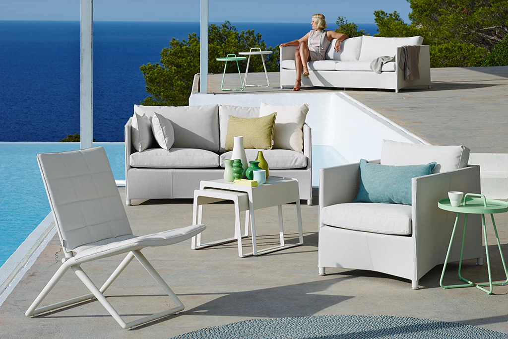 Fotel lounge Traveller składany biały W54*D58*H78 cm SH40 cm