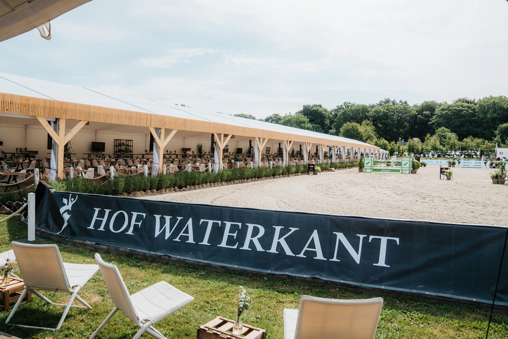 Fotel lounge Traveller składany biały W54*D58*H78 cm SH40 cm