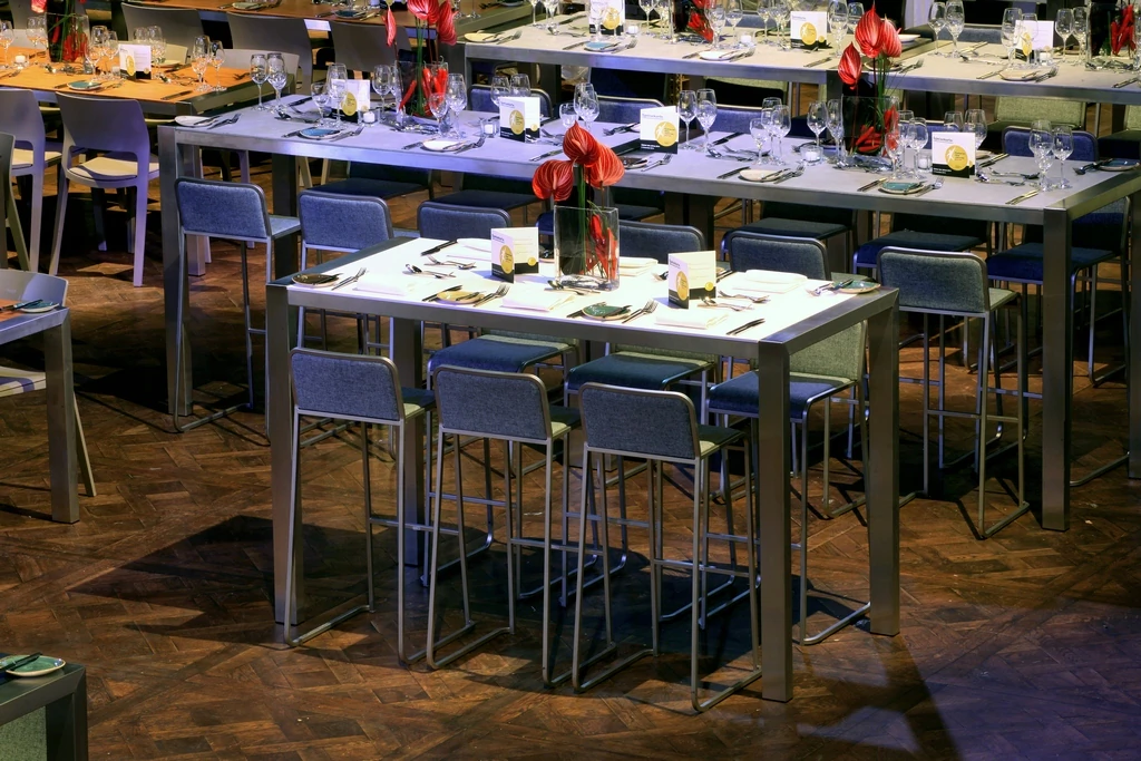 Hoker Cato tapicerowany szary W42*D48*H97 cm SH77 cm