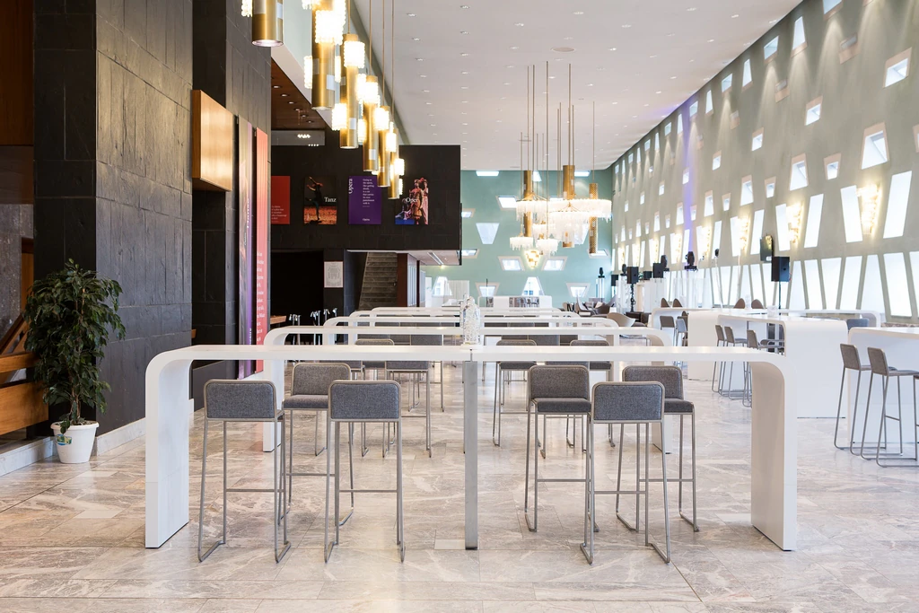 Hoker Cato tapicerowany szary W42*D48*H97 cm SH77 cm