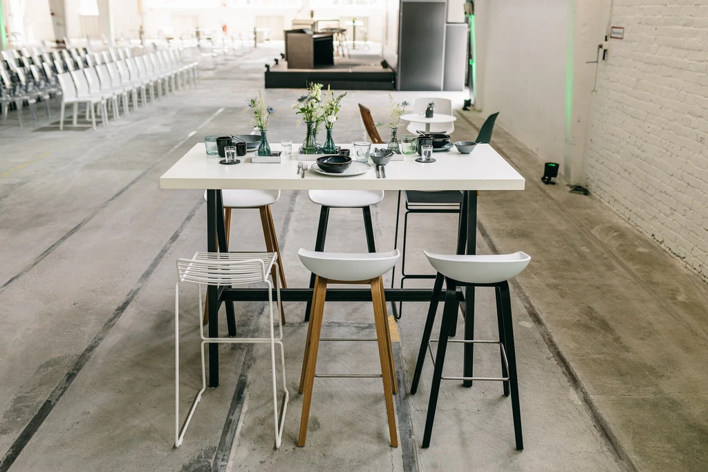 Hoker Hee biały W40*D47*H86 cm SH75 cm