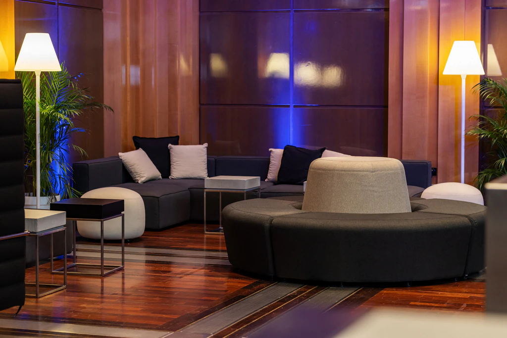 Lampa podłogowa Adegan biała Ø40*H180 cm 230V/24W