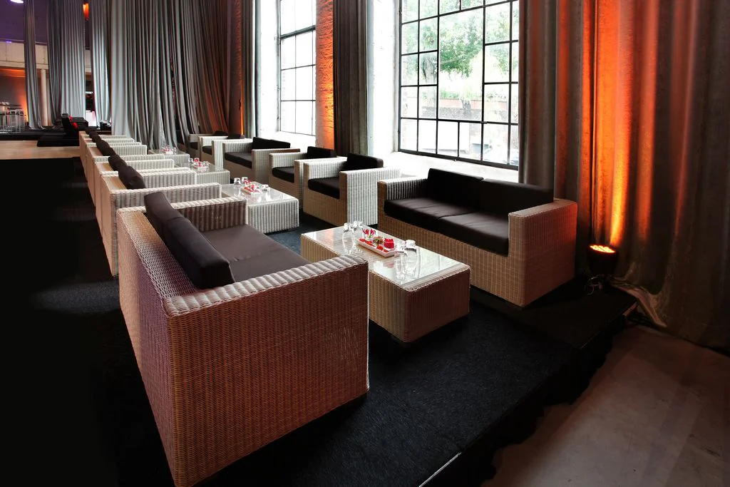 Ławka Granada lounge biała-szara podstawa