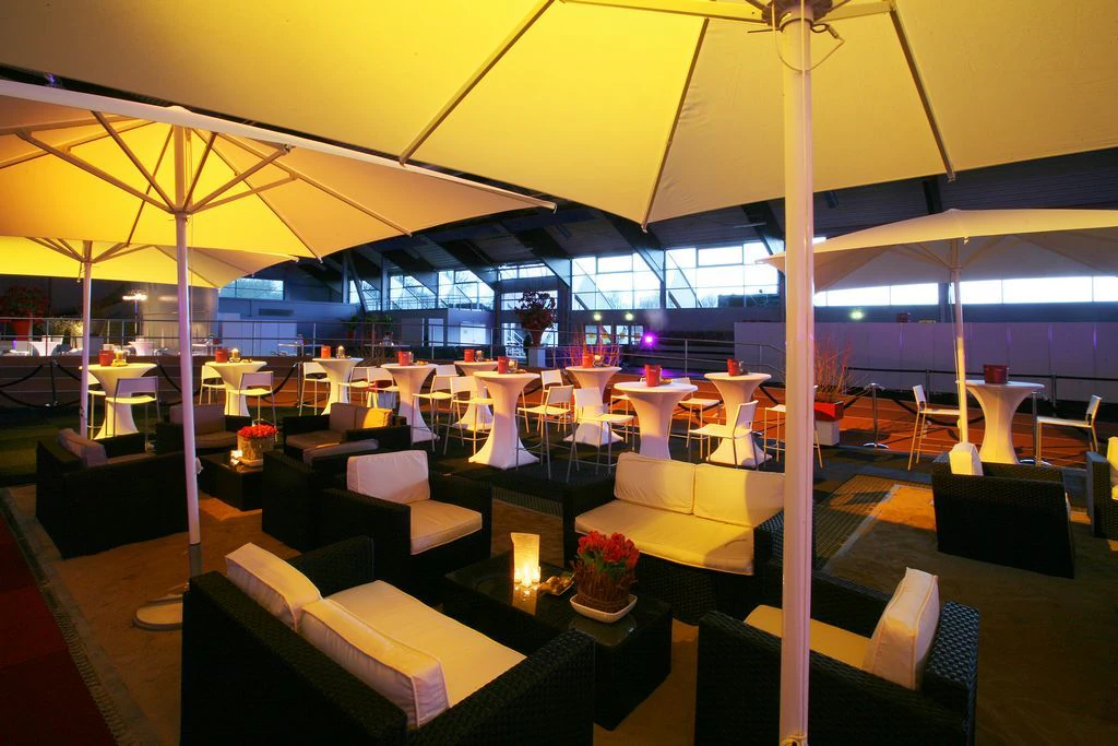 Ławka Jamaica z zestawem poduszek kremowym W135*D75*H80 cm