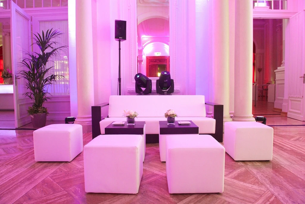 Podwójny leżak skórzany Palisander z zestawem poduszek białym