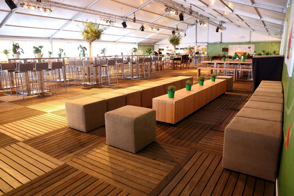 Siedzisko Montreal z tkaniny lounge-cube w kolorze taupe W45×D45×H41 cm