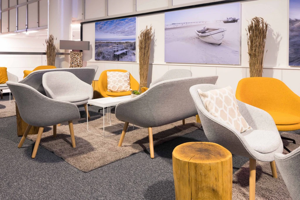 Sofa About a Lounge AAL tapicerowana szaro-dębowa