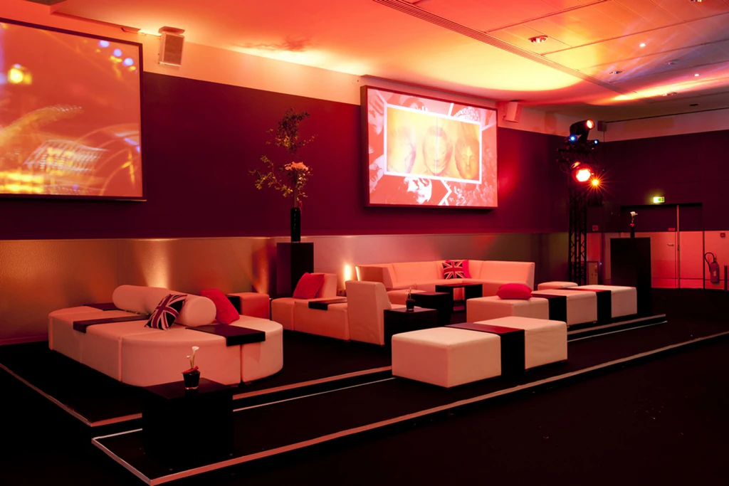 Stołek wypoczynkowy Hollywood biały W70×D70×H41 cm SH41 cm