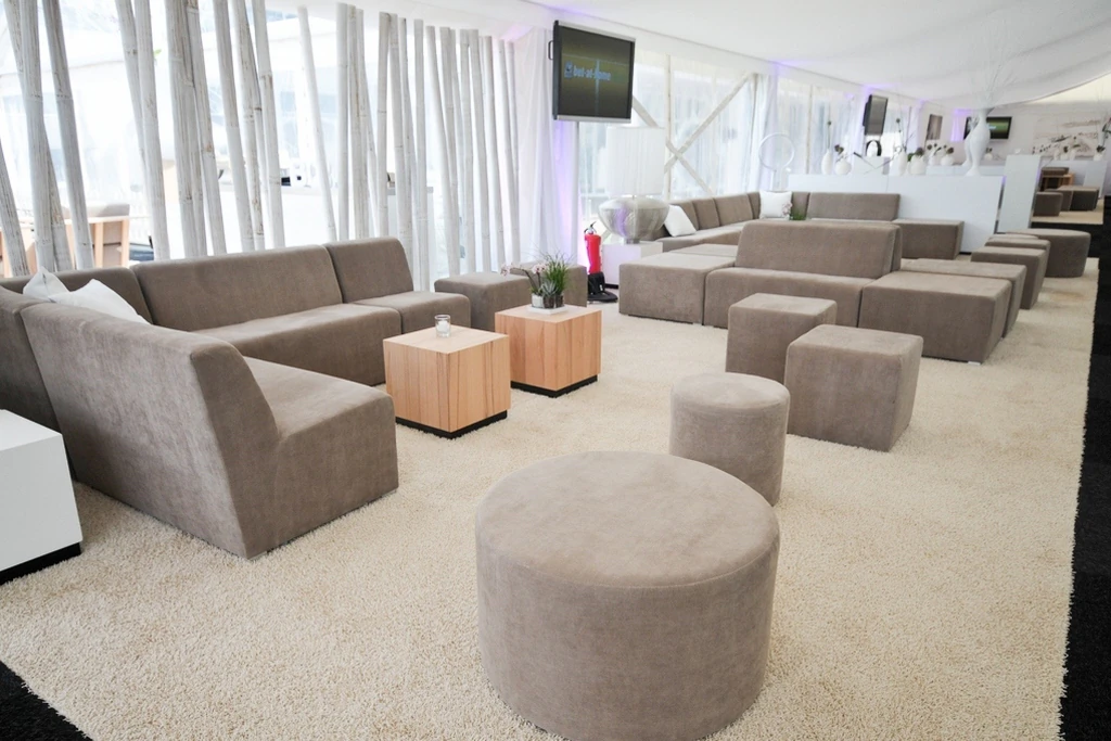 Stołek wypoczynkowy Montreal z tkaniny w kolorze taupe