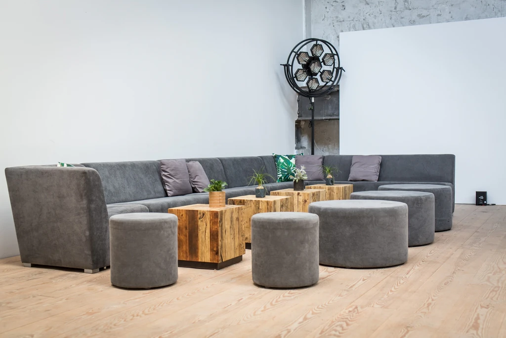 Stołek wypoczynkowy Ontario z tkaniny w kolorze szarym