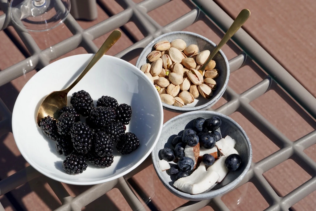 Stolik lounge Komodo taupe z blatem szklanym